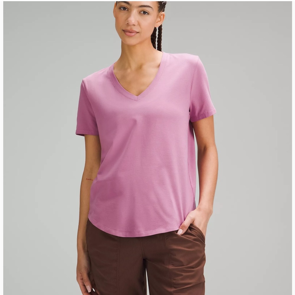 Lululemon Love V-Neck T-Shirt, velvet dust, size 6